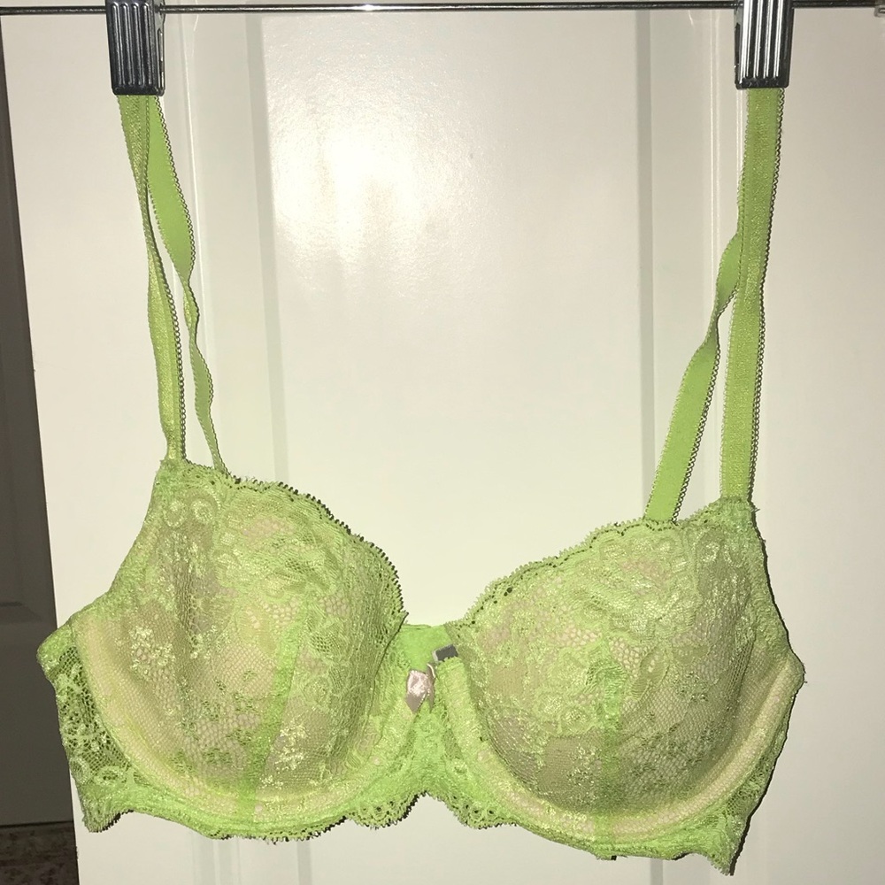 Victoria’s Secret lace bra - 32C